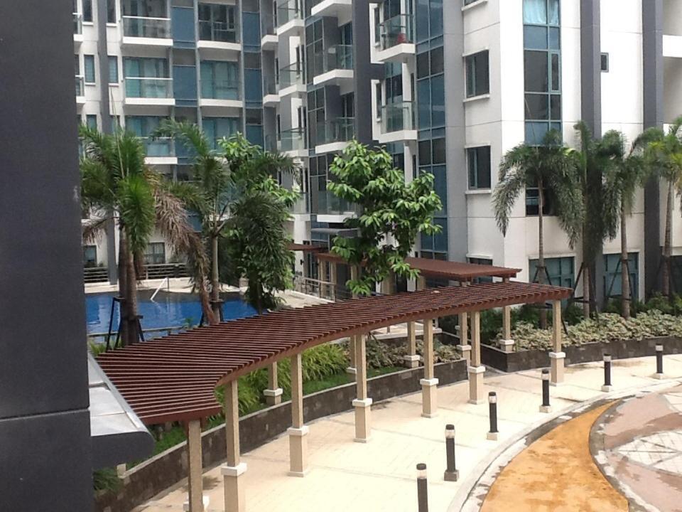 Palm Tree Genlex Condo Manila Exterior photo