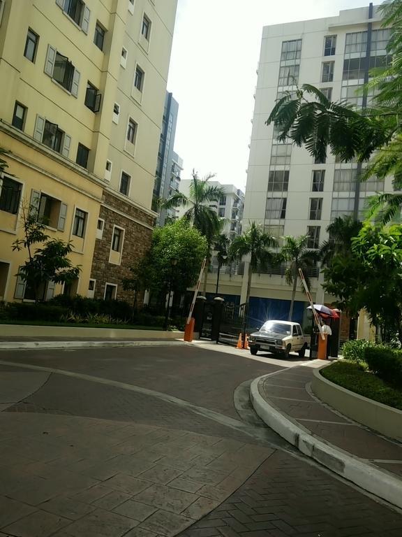 Palm Tree Genlex Condo Manila Exterior photo